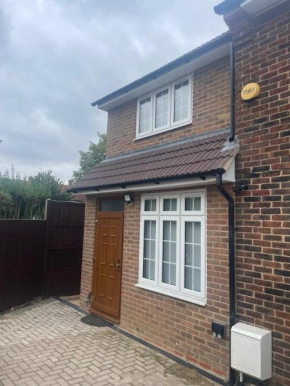 Cozy Studio Flat Romford, London, Romford